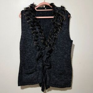 Milano Gray Wool Blend Faux Fur Sleeveless Sweater Vest With Pockets Size Large